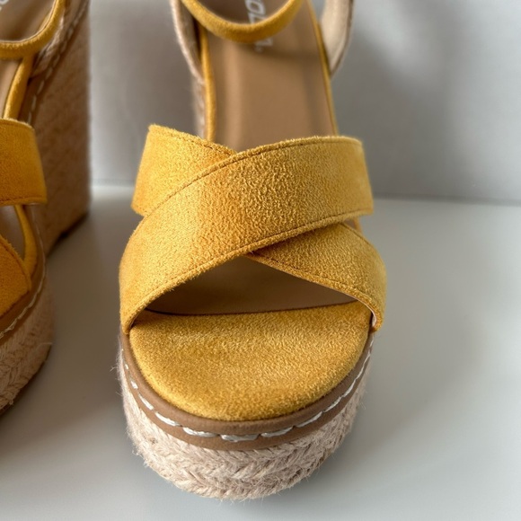 Soda Wedge Platform - Golden Yellow - Sz 7 - Picture 4 of 15